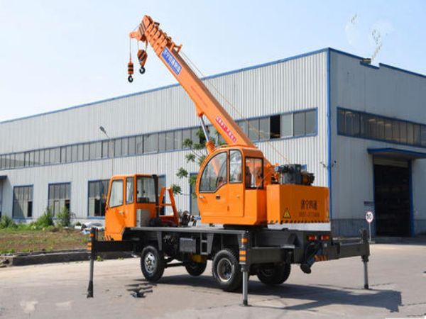 北市区吊车出租电话_吊车出租价格遭受哪些因素危害呢？